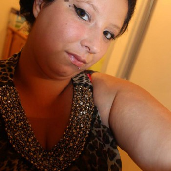 Khloe - Escort bi à Beaupré Profil de Khloe, 31 ans, Escort bi à Beaupré (Québec)