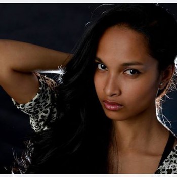 Ilham - Escort bi à Lévis Profil de Ilham, 26 ans, Escort bi à Lévis (Québec)
