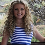 Lindsay - Escort bi à Napierville Profil de Lindsay, 22 ans, Escort bi à Napierville (Québec)